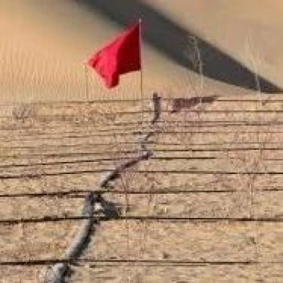 塔克拉玛干沙漠，被围起来了