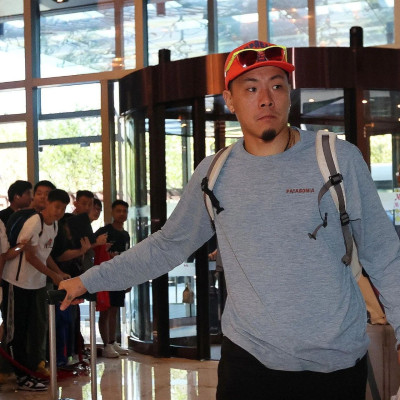 国足前往澳大利亚备战，为避免引发舆情没包机