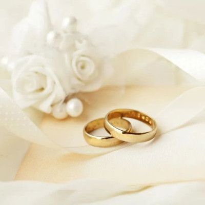 「玄学」珠宝，拿捏焦虑的年轻人