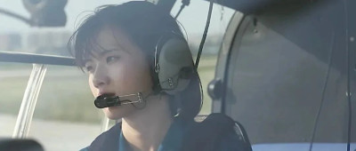 99年女飞行员火遍全网，实力到底有多强?