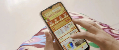 拼多多“喀什叙事”：边境快递代收人的光荣与梦想