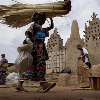 曹丰泽：马里青年告诉我，他是一个