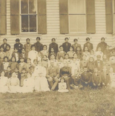 美国丑闻曝光：3000多名学生在学校死亡！