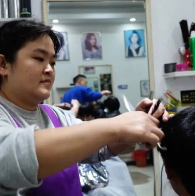 因为“听得懂话”，这个理发师火了