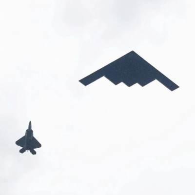 美军承认：空袭中首次使用B-2