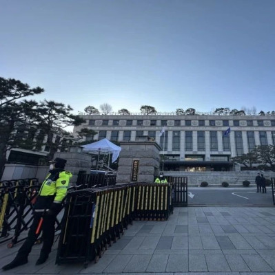 尹锡悦缺席，弹劾案首场辩论仅4分钟