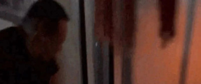 妈妈，快把爸爸照片发到班级群里！