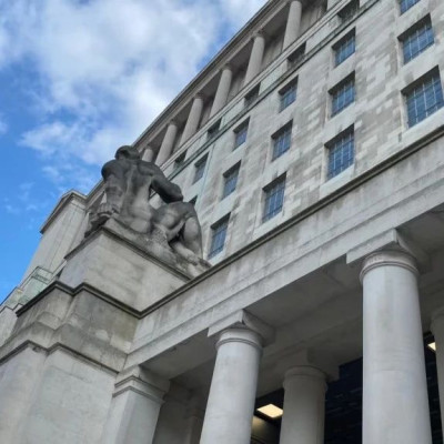 ​英绝密实验室研发首台量子钟