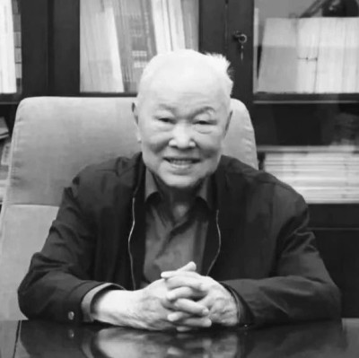 金冲及逝世，享年94岁