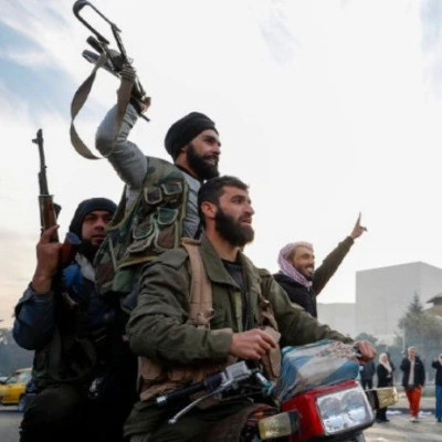 叙利亚十天崩盘，从三分天下变成隔江对峙