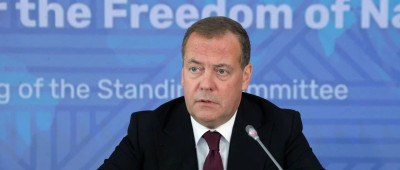 梅德韦杰夫：“急切期待俄罗斯礼炮鸣放”