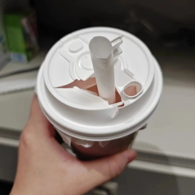 沉默寡言的设计师们，我吸管到底该怎么插？！