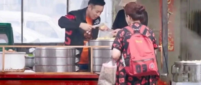 于和伟又爆红，但他回家卖包子了