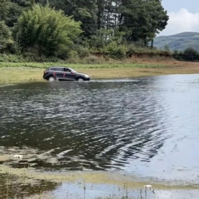 车队擅闯国家级保护区，举报人“被私信要求删帖”