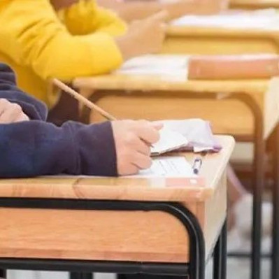 高中学生会干部“索贿”，人小“官威”大？