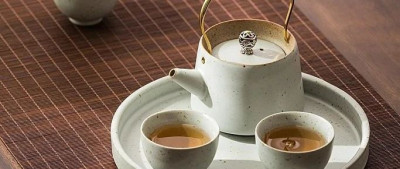 每日热问丨网友卖闲置茶具遭品牌方侵权警告，自己的东西不能转卖？