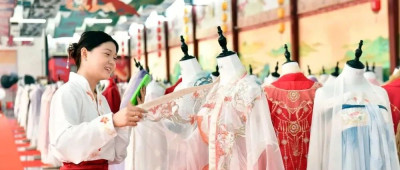 这个频上热搜的山东小城，如何持续制造消费“爆点”？