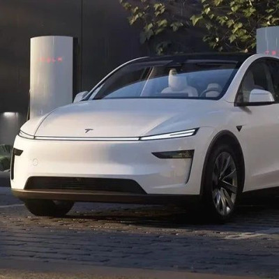 雷军先叫阵，特斯拉Model Y的守擂之年