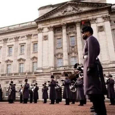 白金汉宫将“关门歇业”3年