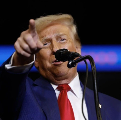 特朗普：“滚开，你被解雇了！”