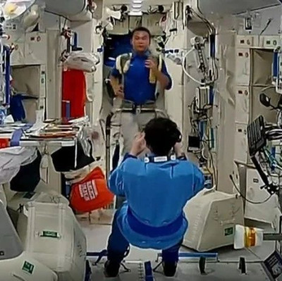 “龙马乘组”，近日择机出舱！