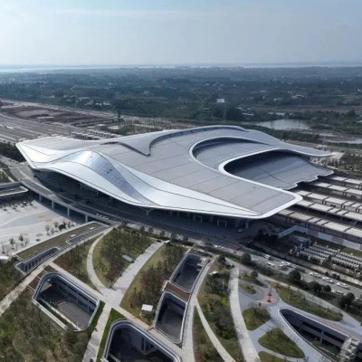 荆荆高铁，明日开通运营