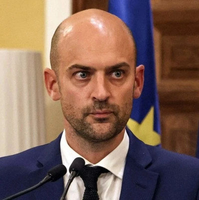 法外长：希望美大选能“和平”，但……