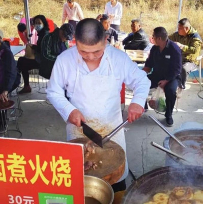 北京豪车，驶向东五环的一个穷鬼大集