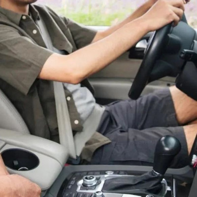 好心让朋友“搭便车”，出事故责任如何划分？