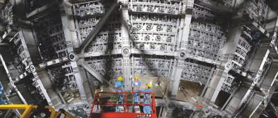 在700米地下，与“宇宙幽灵”约会