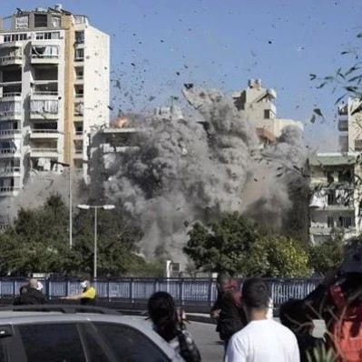 这一幕被逐帧记录！