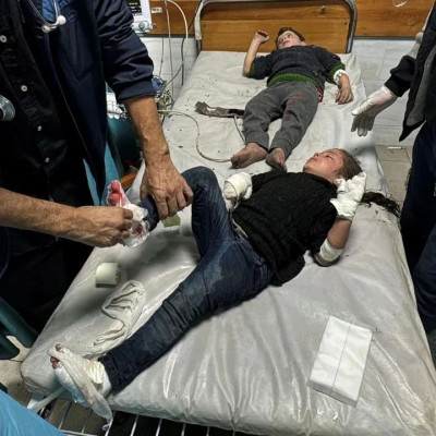 以军突袭医院，扣押数十人