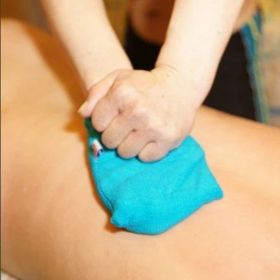 “搓澡排几百个号、自助餐被抢光，网红洗浴中心最近被挤成逃难破庙”