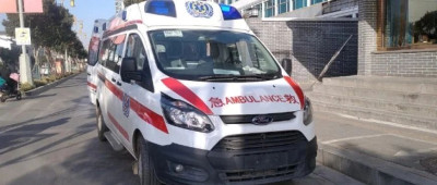 女生在宿舍呼吸困难，男医护却被宿管拦在楼下