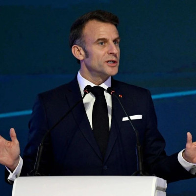 马克龙：不相信巴尼耶会下台