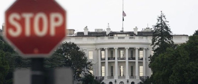 今晚，美国政府被正式起诉