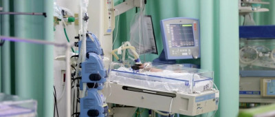 万米高空出生的早产儿，如何百日闯关？