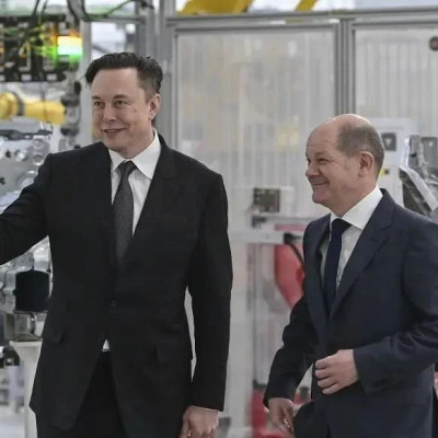 马斯克喊话朔尔茨“立即辞职”