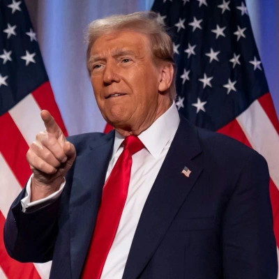 石破茂收到的是“特朗普写真集”