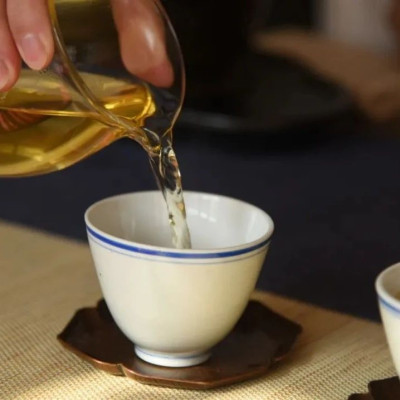 数万颗芽头仅出500g，武夷山红茶礼盒，不到百元，送礼就送它