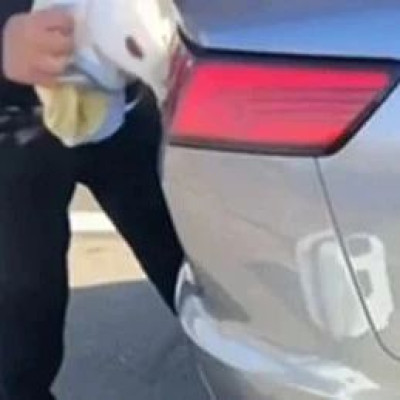 高速上被司机拽下车女生再发声质疑：