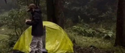 夜宿哀牢山的女博主，道歉了