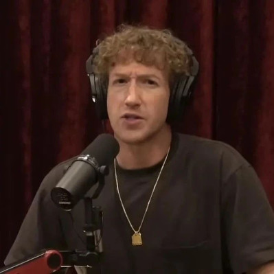 扎克伯格猛批苹果