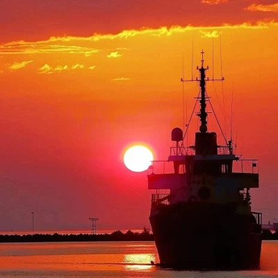 毕业那年，我在船上看到了绝美日出