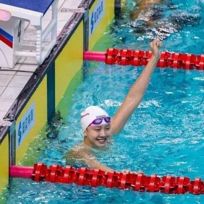 指甲盖助孙佳俊破亚洲纪录，“亚洲蛙后”唐钱婷实至名归