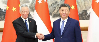 习近平会见新加坡国务资政李显龙