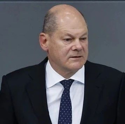 朔尔茨遭“逼宫”？