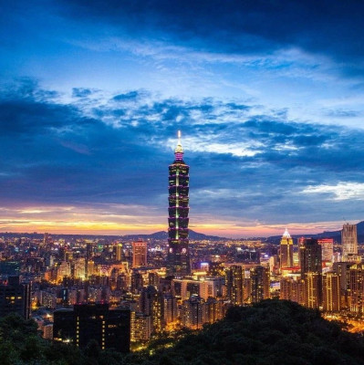 运送台新兵车辆播大陆军教片，绿营“破防”