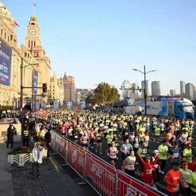 “我，跨越8000公里，打飞的来上马City Run”