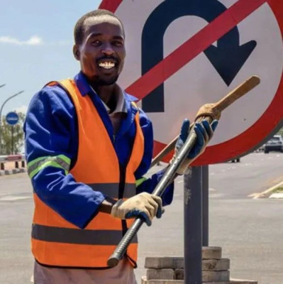 美国搞基建，真是缝缝补补又三年